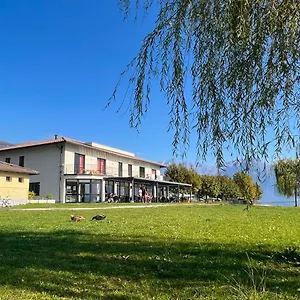 Hostal Lake Como Beach Hostel, Domaso