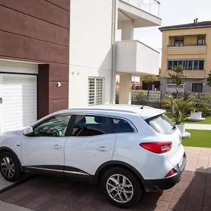 Maisonette Park , Modène Italie